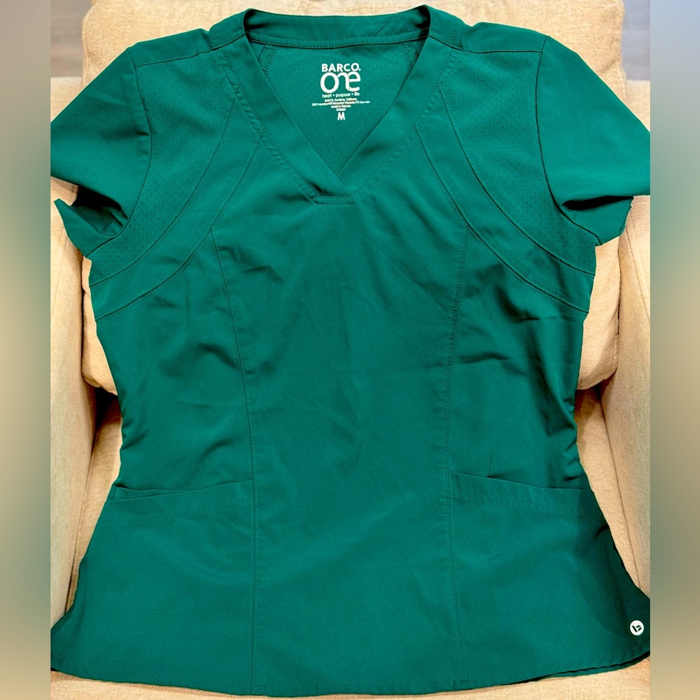Barco One Hunter Green scrub set